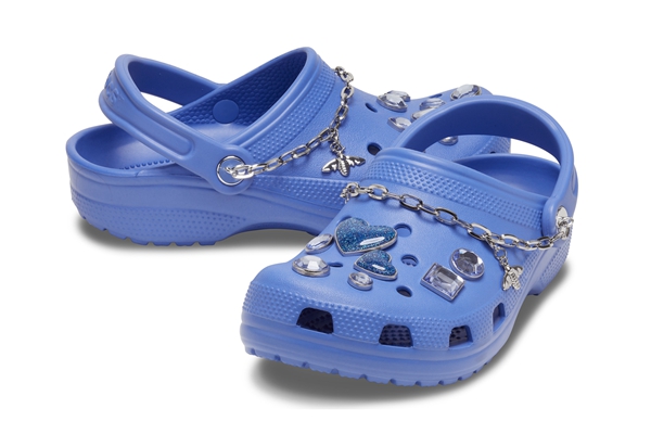 crocs 推出为杨幂特别定制款洞洞鞋