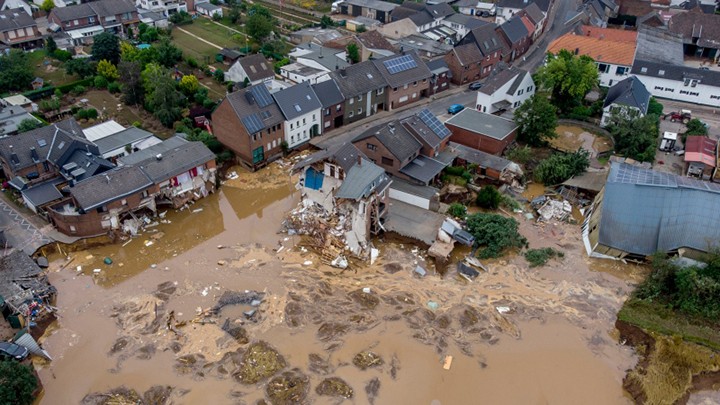 新闻 热点 ></p></a> 欧洲特大洪水,北美野火,极端气候现象全球频发 暴雨很快