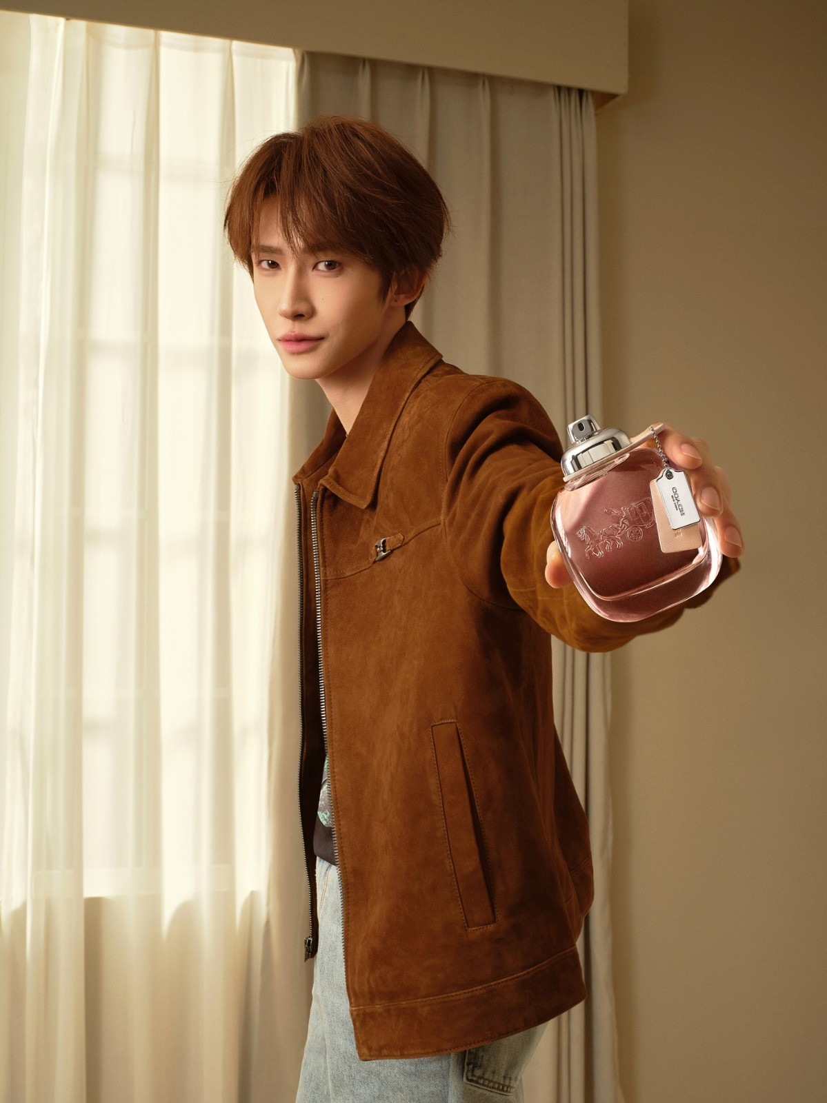 1778315822849764.jpg 251202_COACH FRAGRANCE_SHOT8_1262-0.jpg