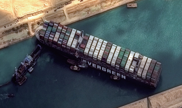 埃及:"窄"运河"宽"出路