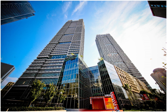 小南国集团下的南国食府,摩登现代的风格环境,呈现腔调十足的上海味道